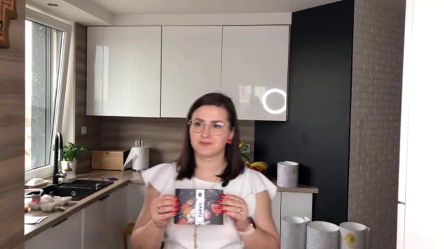 Jak skutecznie przykleić okleinę na meblach - sprawdzone metody i kleje Jak skutecznie przykleić okleinę na meblach - sprawdzone metody i kleje